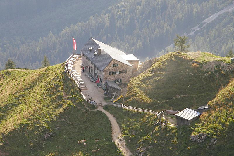 Dachstein-Südwand Hütte