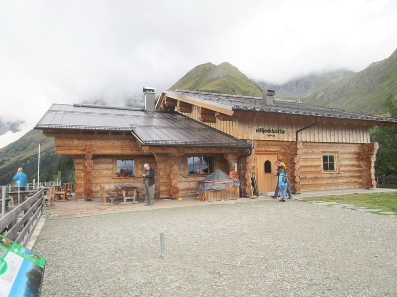 Nilljoch Hütte 1990 m