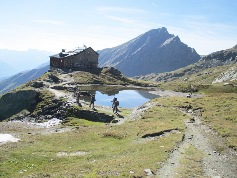 Sudetendeutsche Hütte 2650 m. mit Nussigkogel 2989 m.