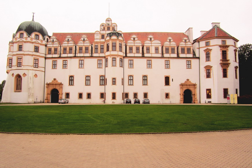 Schloss von Celle und Zielpunkt des Heidschnuckenweges