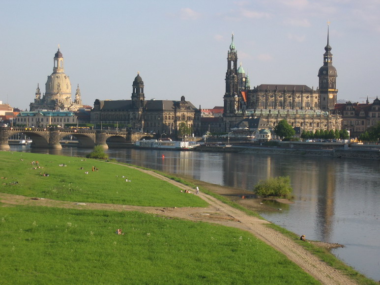Altstadtseite-Dresden