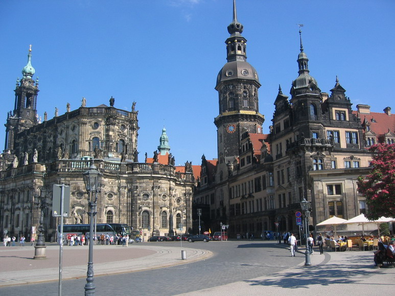 Schloss-Platz