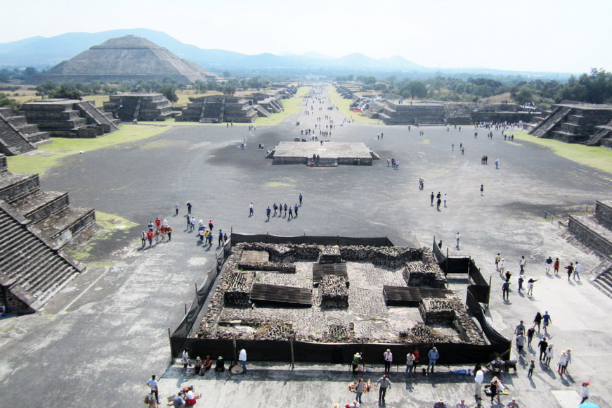ein Überblick über die riesige Tempelanlage Teotihuacan