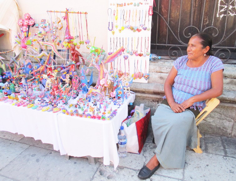 Souvenierverkäuferin am Zacalo (Zentrum )