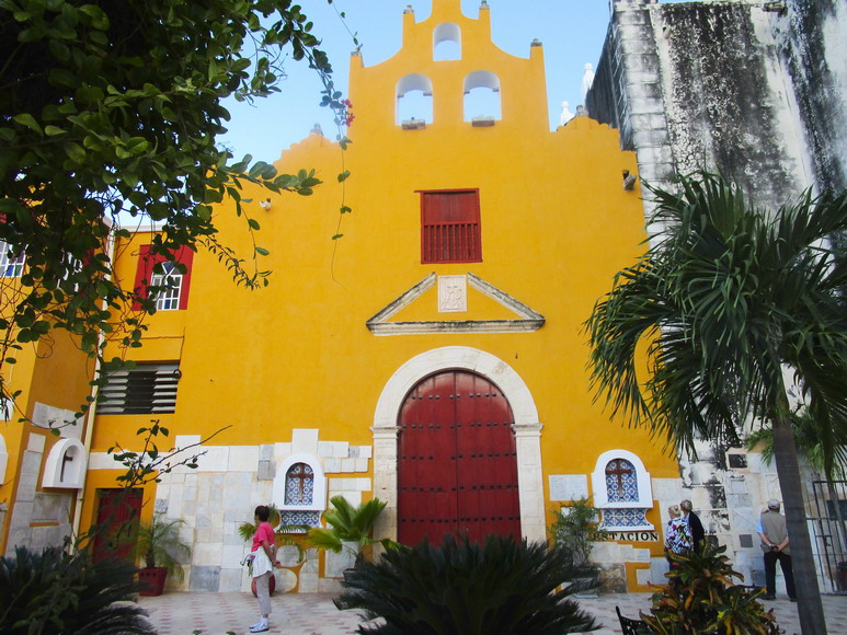 Kircheninnenhof in Campeche