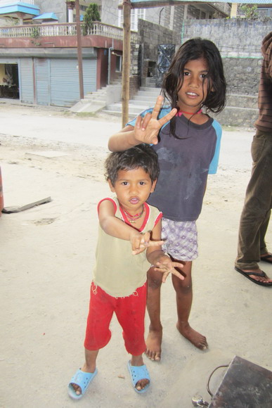 Kinder in Pokhara