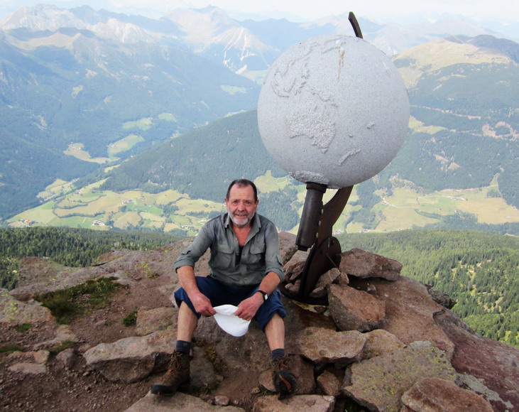 am Villandersberg-Gipfel 2509m.