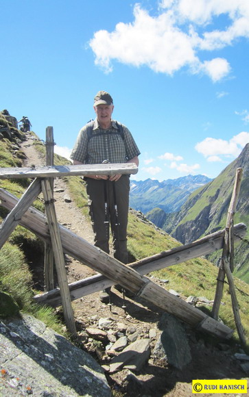 Wanderleiter Hans-Peter Meyer auf dem Sajat Hohenweg